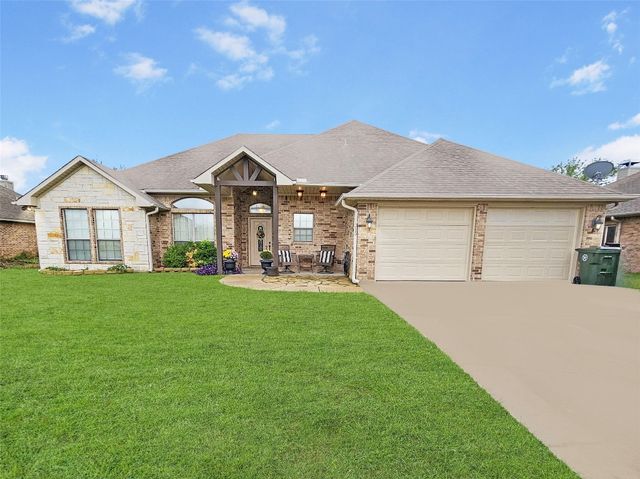 315 W  McAfee Dr, Mabank, TX 75147