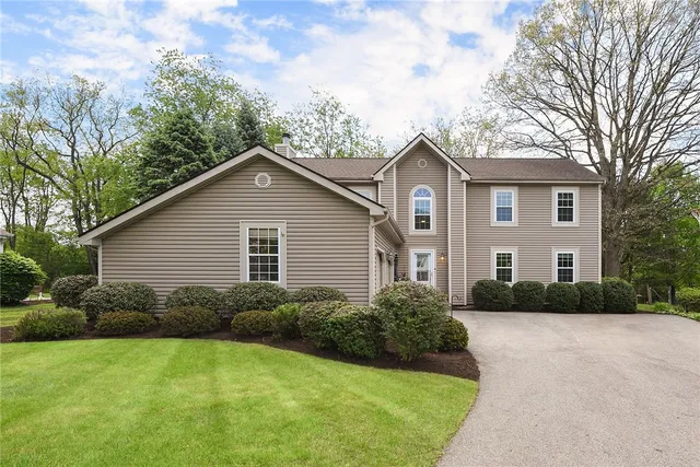 3004 Shawnee Ct, Gibsonia, PA 15044