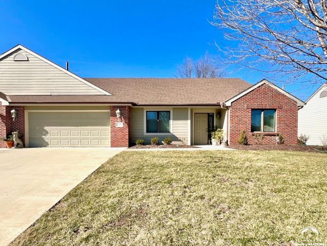 1744 Brandon Woods Dr, Lawrence, KS 66047