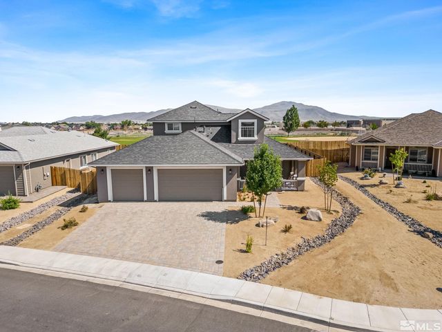 2206 Windrow Dr, Fernley, NV 89408