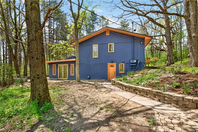 1890 Warren Rd, Middlesex, NY 14507