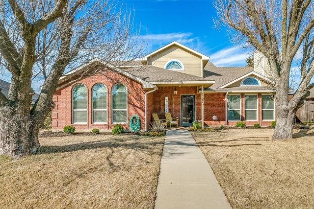 1327 Blue Jay Dr, Lewisville, TX 75077