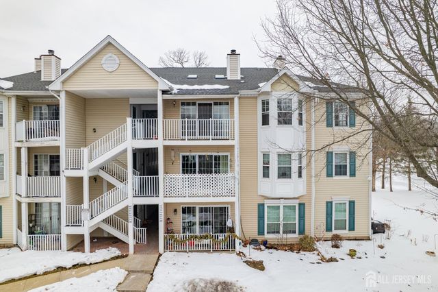 318 Wimbeldon Ct, North Brunswick, NJ 08902