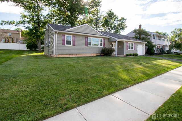 14 Tracey Dr, Milltown, NJ 08850