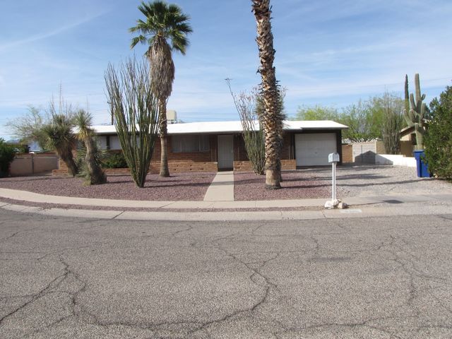 8245 E  Koralee Pl, Tucson, AZ 85710