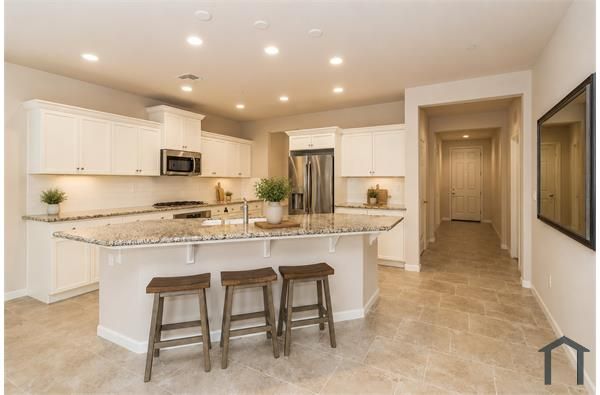3556 Cordova Ave, Clovis, CA 93619