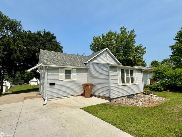 114 S  West St, Carroll, IA 51401