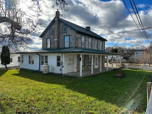 572 Old Route 22, Lenhartsville, PA 19534