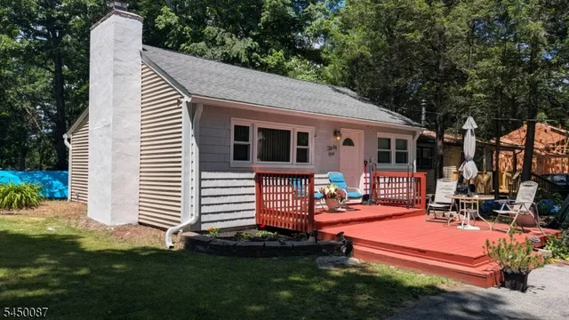 31 Hewitt Rd, Hewitt, NJ 07421