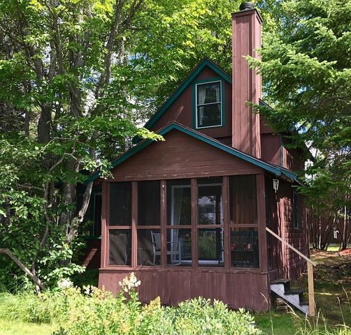 5 Russell Cove Rd, Rangeley, ME 04970