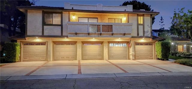 25245 Tanoak Ln, Lake Forest, CA 92630