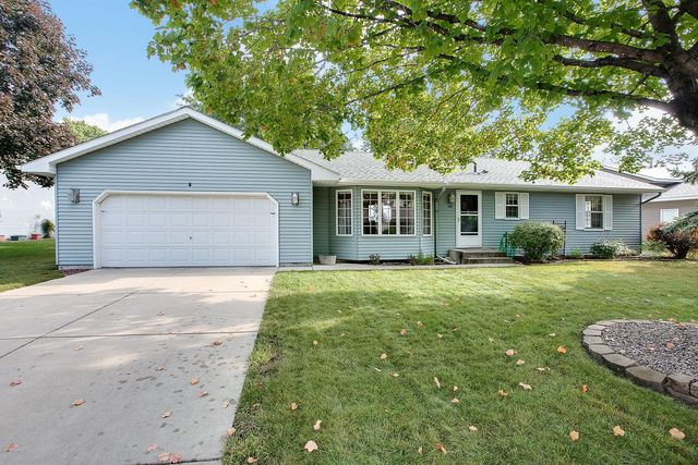 1316 Lincoln Ln, Hastings, MN 55033