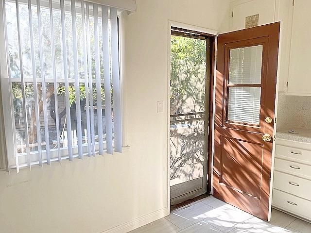 345 Burchett St #G, Glendale, CA 91203