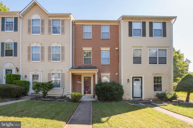 6805 Chasewood Cir, Centreville, VA 20121