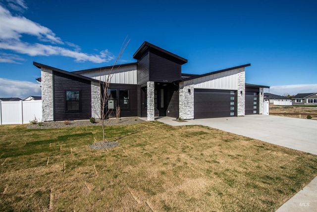 1225 NW 21st St, Fruitland, ID 83619