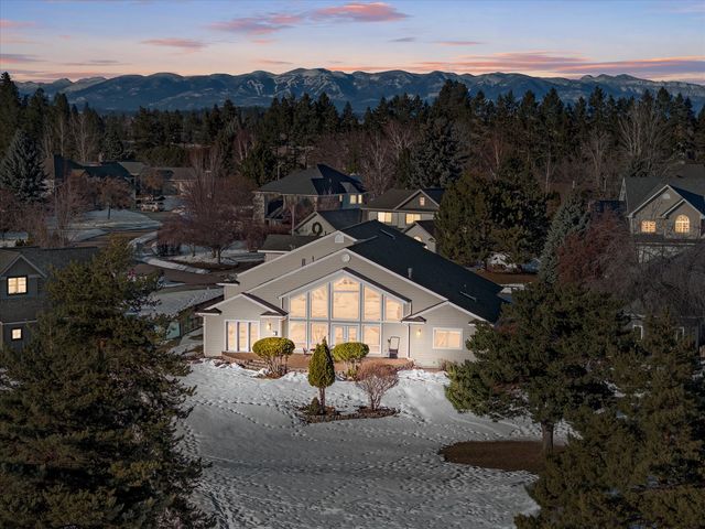 152 River View Dr, Kalispell, MT 59901