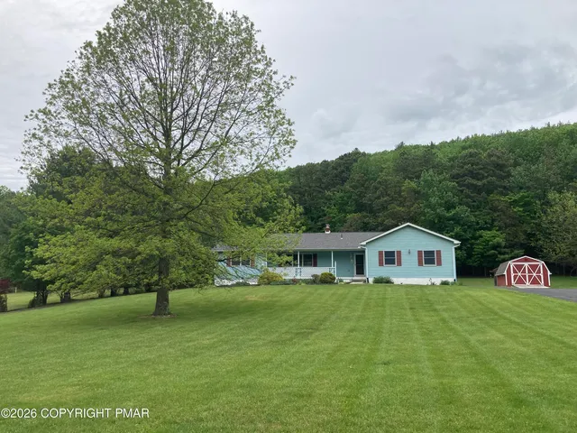 199 Five Springs Rd, Stroudsburg, PA 18360