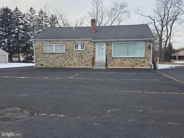 513 W  Butler Ave, Chalfont, PA 18914