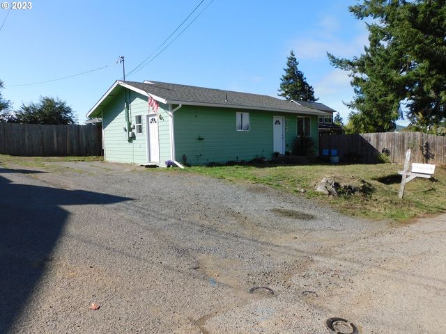 1730 Spruce St, Myrtle Point, OR 97458