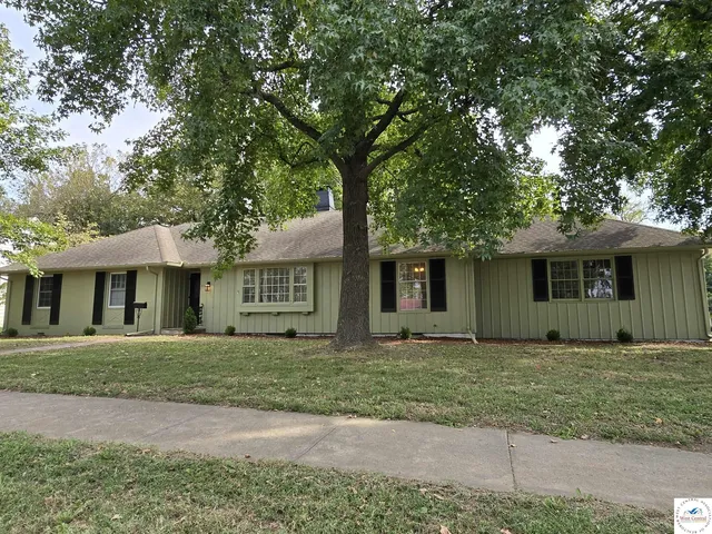 514 S  Main St, Clinton, MO 64735