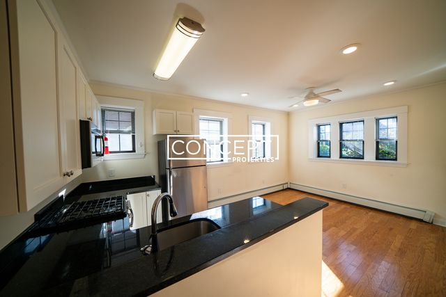219 Commonwealth Ave  #4CP, Chestnut Hill, MA 02467