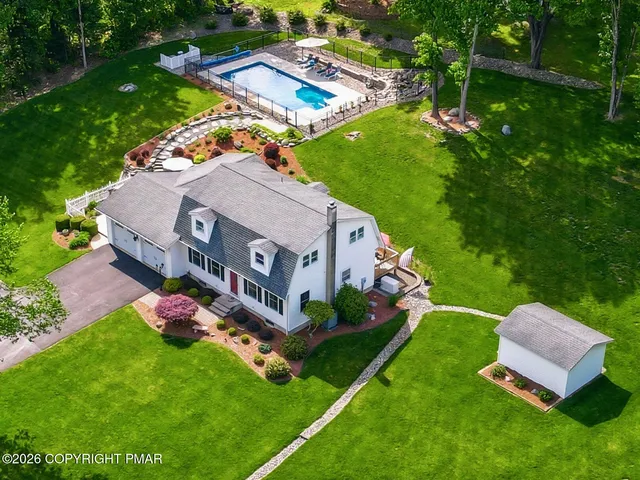 202 Steven Ln, Stroudsburg, PA 18360