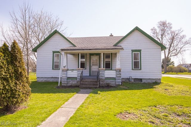 302 N  Center St, Lagrange, OH 44050
