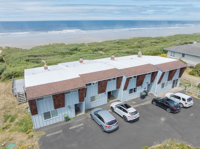 3304 NW Oceania Dr, Waldport, OR 97394
