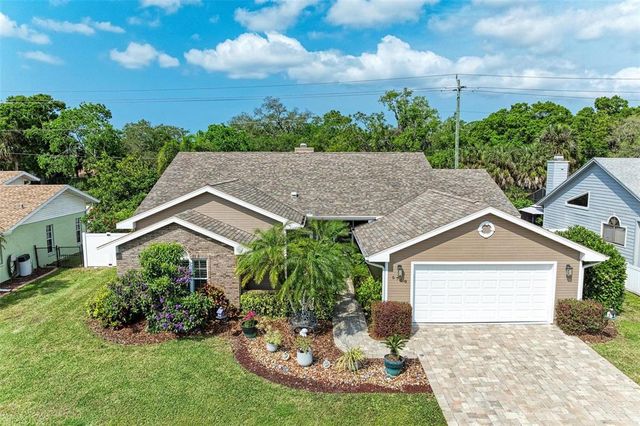 5708 39th Street Cir E, Bradenton, FL 34203