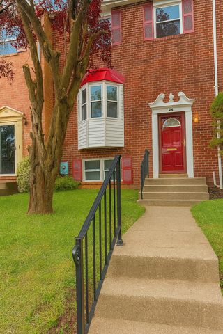 24 Hallview Ct, Nottingham, MD 21236
