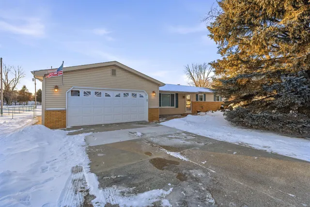 3101 Range Rd, Pt Huron, MI 48060