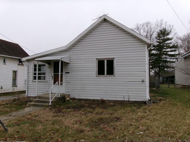 325 N  West St, Bellefontaine, OH 43311