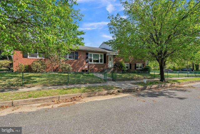 345 Woodbine Ave, Westville, NJ 08093