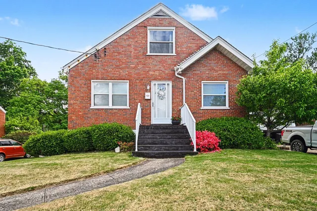 411 Swan Cir, Elsmere, KY 41018