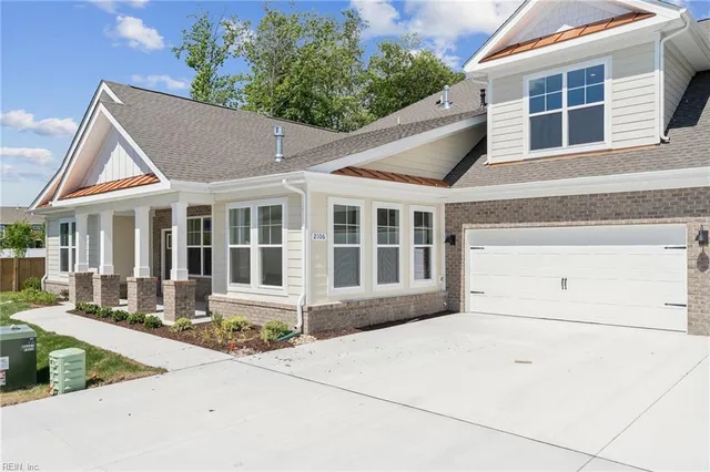 2215 Edwin Dr, Chesapeake, VA 23322