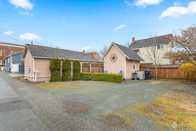 711 Q Avenue, Anacortes, WA 98221