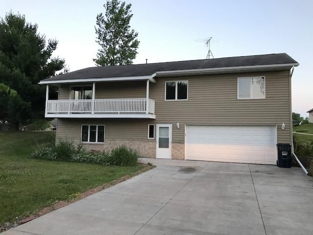 13185 295th St, Lindstrom, MN 55045