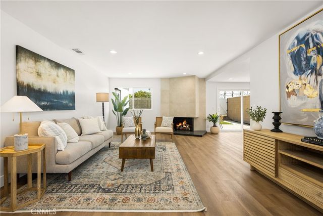 9802 Effingham Dr, Huntington Beach, CA 92646