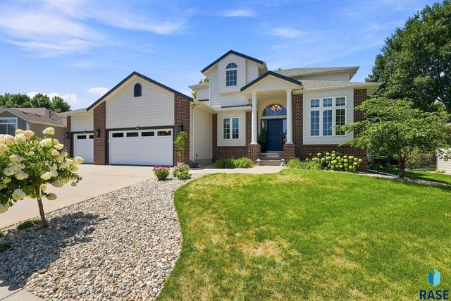 7305 S  Russet Dr, Sioux Falls, SD 57108