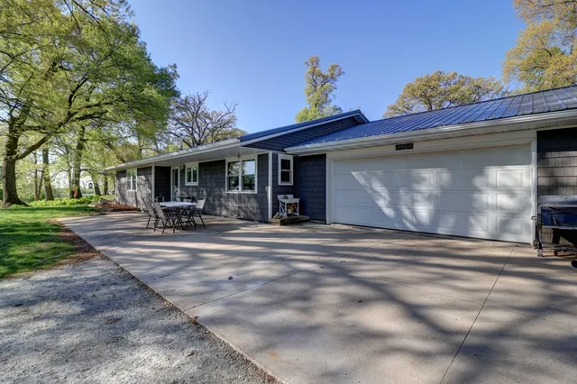 14755 Fenton Rd, Morrison, IL 61270