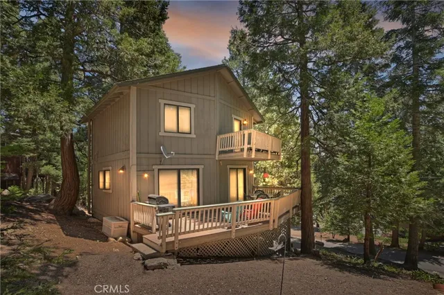 305 Cedarbrook Dr, Twin Peaks, CA 92391