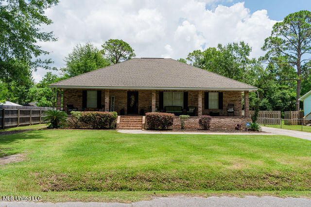 6816 Natchez Rd, Biloxi, MS 39532