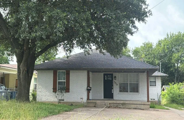 3838 Dutton Dr, Dallas, TX 75211