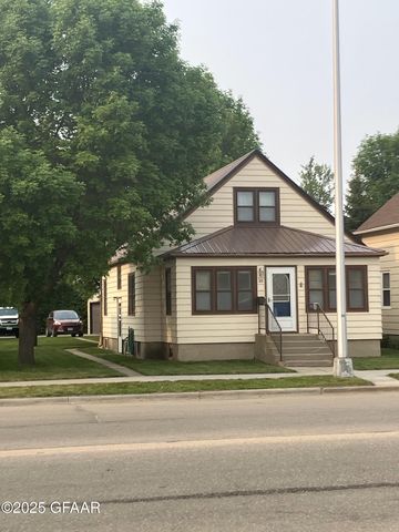 10 4th St NE, East Grand Forks, MN 56721