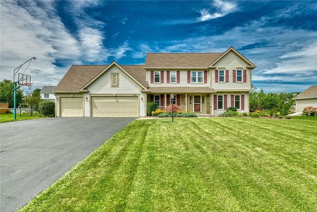 1489 Chigwell Ln N, Webster, NY 14580