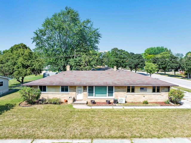 1486 Servais St, Green Bay, WI 54304