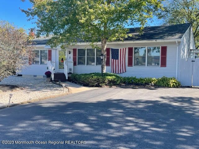 1 Puffin Court, Forked River, NJ 08731