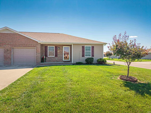526 S  8th Ave, Haubstadt, IN 47639