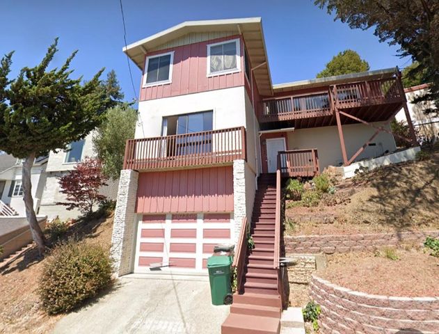 2044 Hoover Ave, Oakland, CA 94602