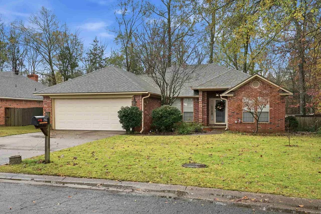 2913 Joanna Dr, Conway, AR 72034